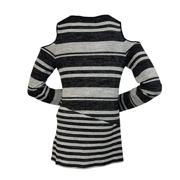 Calvin Klein - Picture 2 of 6